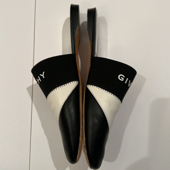 COPY - Beautiful Givenchy of Paris, ladies size 38 shoes - Picture 4 of 7